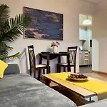 Apartment Social Pop *
