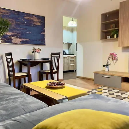 Social Pop * Βουκουρέστι